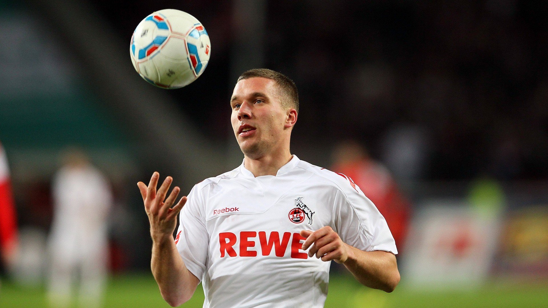 开拓者开启五连客 小杨随队前往，开拓者五个首发走了四个